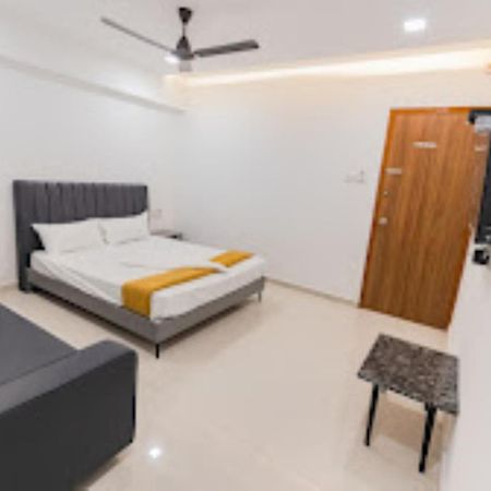 Lennox Hotel , سورات المظهر الخارجي الصورة